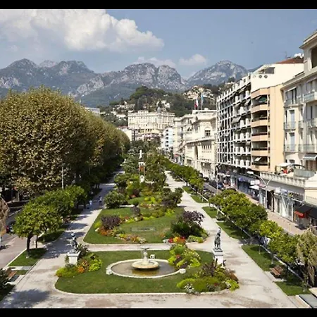 Cozy Fully Renovated By The Sea