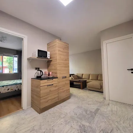 Cozy Fully Renovated By The Sea *