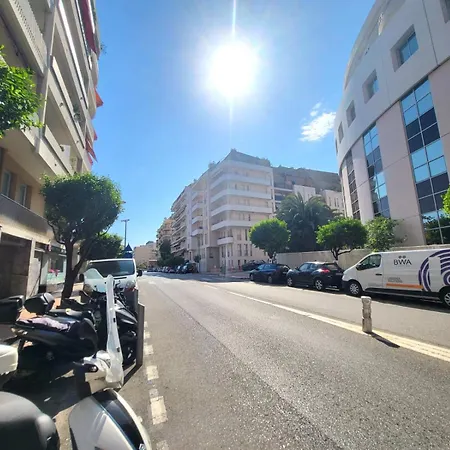 Apartment Cozy Fully Renovated By The Sea