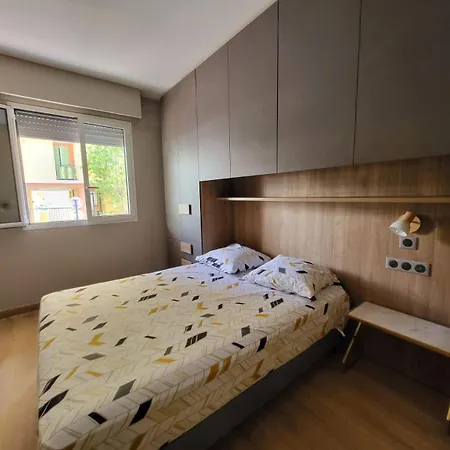 Cozy Fully Renovated By The Sea *