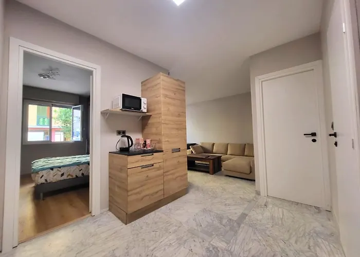 Cozy Fully Renovated By The Sea *