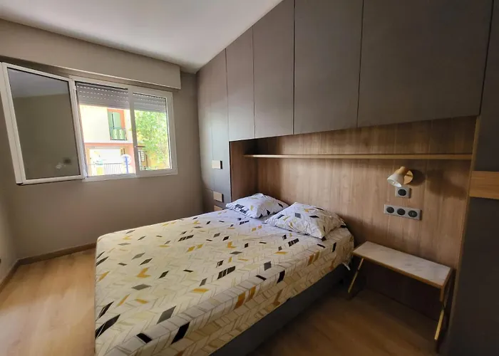 Cozy Fully Renovated By The Sea *